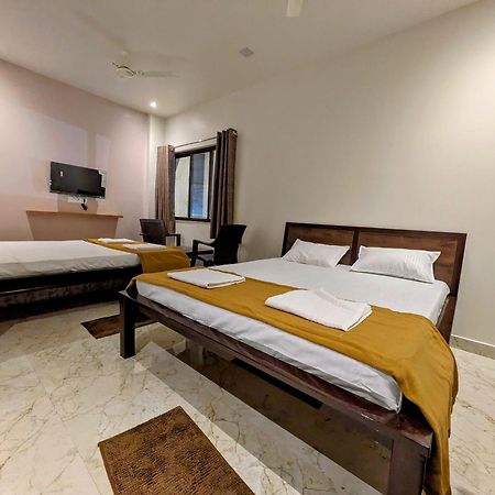 Hotel Madhusudan Executive Колхапур Екстериор снимка